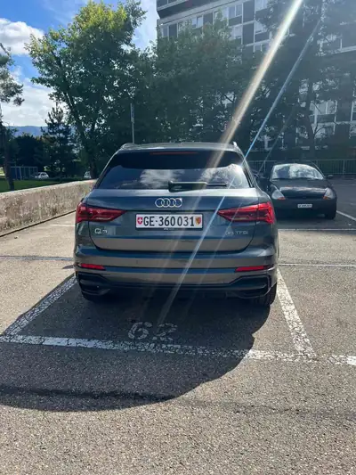 Audi Q3 35 TFSI S line — SUV premium 2019, 9000 km seulement — Seitenansicht