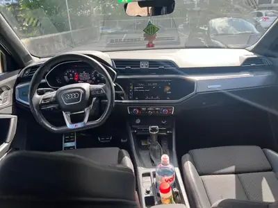 Audi Q3 35 TFSI S line — SUV premium 2019, 9000 km seulement — Innenraum