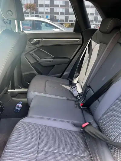Audi Q3 35 TFSI S line — SUV premium 2019, 9000 km seulement — Armaturenbrett