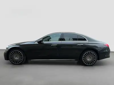 Mercedes-Benz E 220 d 4Matic AMG Line — Berline premium diesel, 45 000 km seulement — rear view