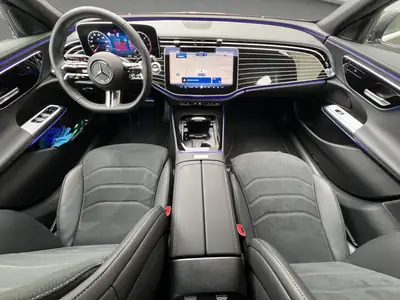 Mercedes-Benz E 220 d 4Matic AMG Line — Berline premium diesel, 45 000 km seulement — side view