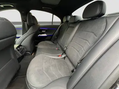 Mercedes-Benz E 220 d 4Matic AMG Line — Berline premium diesel, 45 000 km seulement — detail