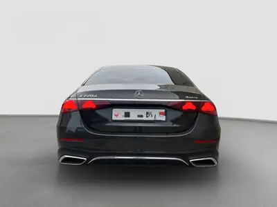 Mercedes-Benz E 220 d 4Matic AMG Line — Berline premium diesel, 45 000 km seulement — dashboard