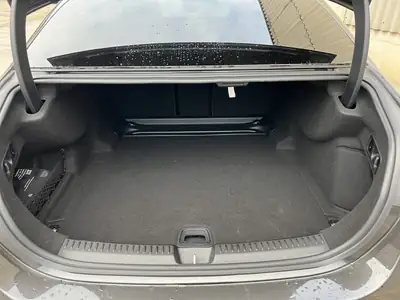 Mercedes-Benz E 220 d 4Matic AMG Line — Berline premium diesel, 45 000 km seulement — Thumbnail 12