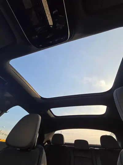 Mercedes-Benz E 220 d 4Matic AMG Line — Berline premium diesel, 45 000 km seulement — Thumbnail 11
