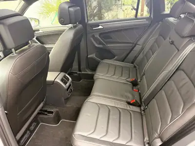 VW Tiguan 2.0 TSI R-Line 4Motion — SUV performant, 10'700 km, transmission DSG — tableau de bord