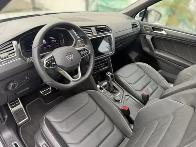 VW Tiguan 2.0 TSI R-Line 4Motion — SUV performant, 10'700 km, transmission DSG — détail
