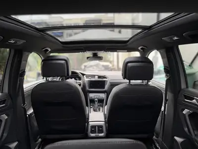 VW Tiguan 2.0 TSI R-Line 4Motion — SUV performant, 10'700 km, transmission DSG — intérieur