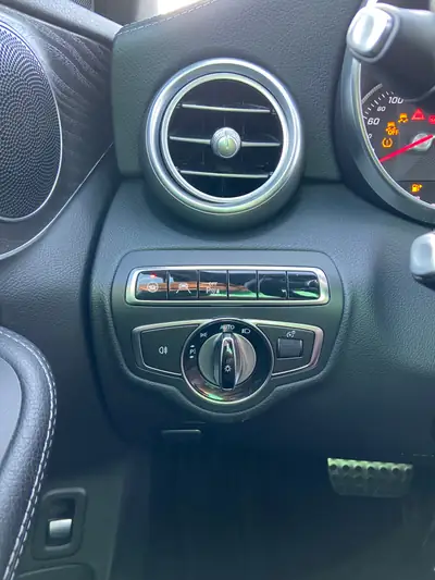 Mercedes-Benz C 250 BlueTEC AMG Line 4Matic — Diesel élégant, 170'000 km, transmission automatique — Armaturenbrett