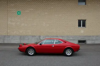 Ferrari Dino 308 GT4 1977 — Chef-d'œuvre italien sans compromis, 255 ch authentiques — arrière