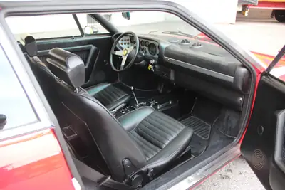 Ferrari Dino 308 GT4 1977 — Chef-d'œuvre italien sans compromis, 255 ch authentiques — Miniature 11