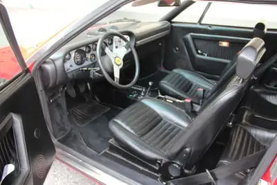 Ferrari Dino 308 GT4 1977 — Chef-d'œuvre italien sans compromis, 255 ch authentiques — Miniature 12