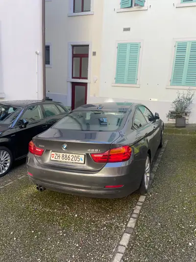 BMW 428i Coupé xDrive — Coupé sport allemand, motorisation efficace et traction intégrale — vue extérieure