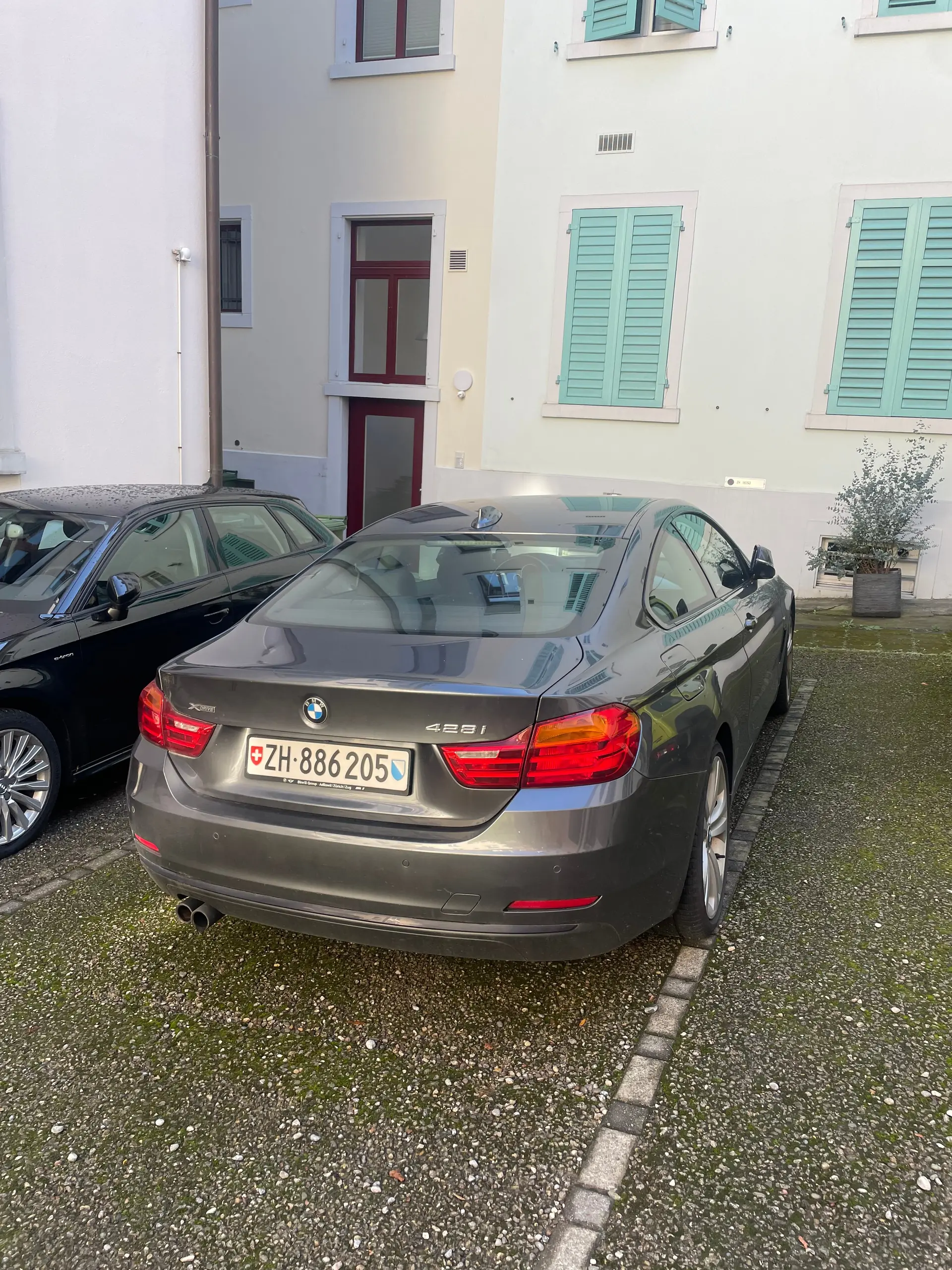 BMW 428i Coupé xDrive — Coupé sport allemand, motorisation efficace et traction intégrale — vue extérieure