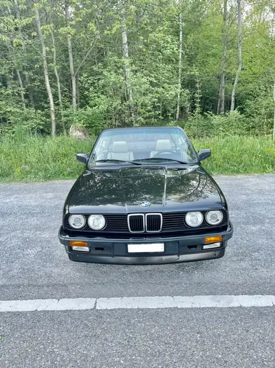 BMW 320i Cabrio 1991 — Cabriolet classique, moteur essence 129 ch, sans sinistre — côté