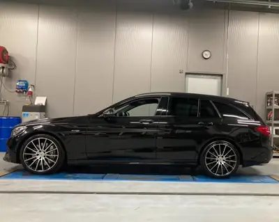 Mercedes-Benz C 43 AMG — Break sportif 4Matic, 367 ch et freins récents — side view