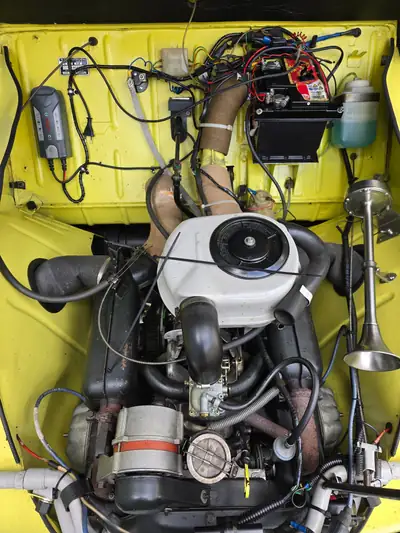 Citroën 2CV 4 — L'icône française restaurée, 75'000 km, jaune éclatant — détail