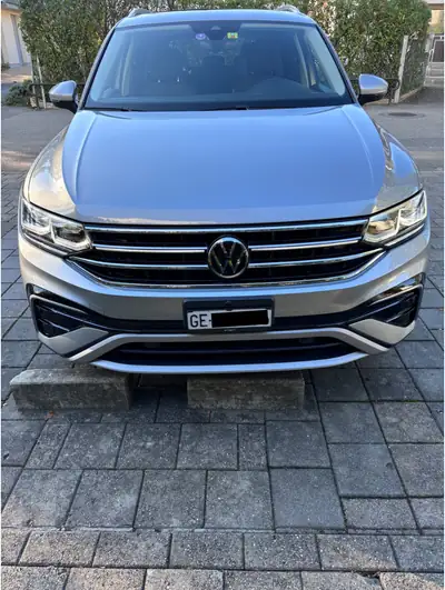 VW Tiguan Allspace 2.0 TSI 190 ch — SUV 7 places spacieux, 4Motion intégral, 32'000 km — vue extérieure