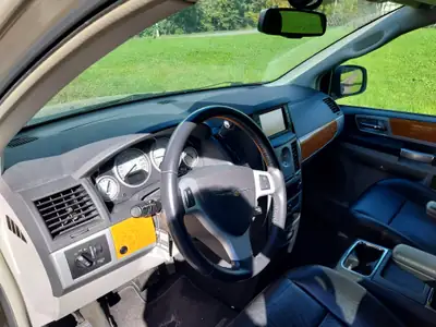 Chrysler Grand Voyager 2.8 CRD Limited — Monospace 7 places, diesel économique — arrière