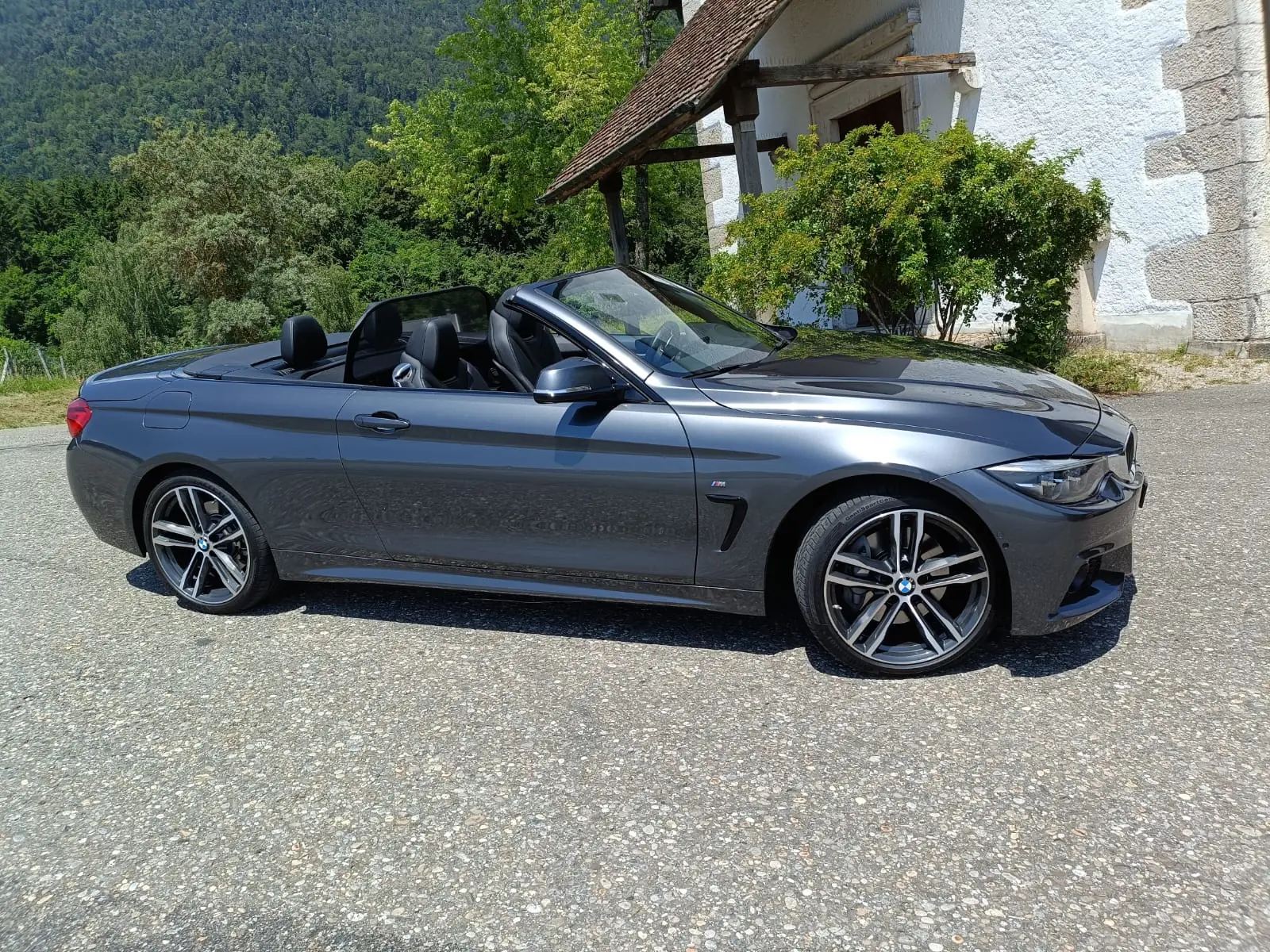 BMW 440i Cabriolet xDrive M Sport — Décapotable sportive 326 ch, entretien inclus — vue extérieure