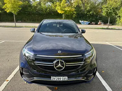Mercedes-Benz EQC 400 AMG Line 4Matic — SUV électrique premium, 41 000 km seulement — vista posteriore