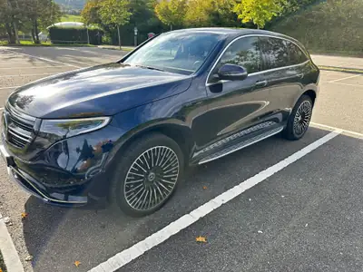 Mercedes-Benz EQC 400 AMG Line 4Matic — SUV électrique premium, 41 000 km seulement — vista esterna