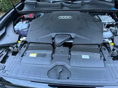 Audi Q8 60 TFSI e quattro — SUV coupé hybride rechargeable, 27 500 km seulement — Miniature 7