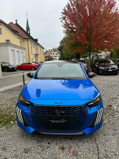 Peugeot 208 Elektrik 115kW GT — Citadine électrique performante, 8000 km seulement — Außenansicht