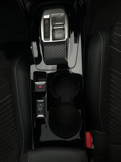 Peugeot 208 Elektrik 115kW GT — Citadine électrique performante, 8000 km seulement — Miniatur 7