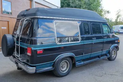 Chevrolet G-Van Sherrod Imperial — Conversion Van collector, série limitée 15 ans — intérieur