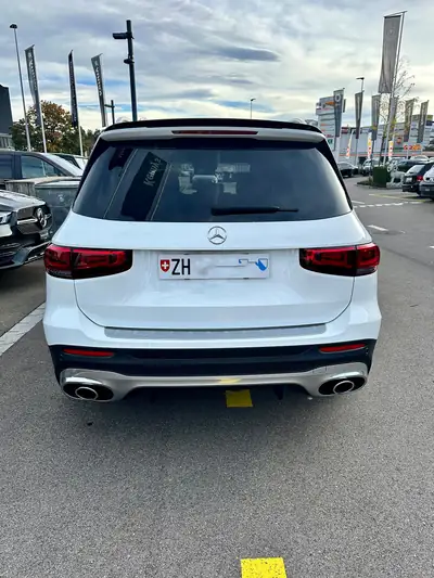Mercedes-Benz GLB 35 AMG — SUV compact sportif, 306 ch et transmission intégrale — Seitenansicht