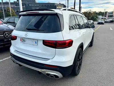 Mercedes-Benz GLB 35 AMG — SUV compact sportif, 306 ch et transmission intégrale — Miniatur 8