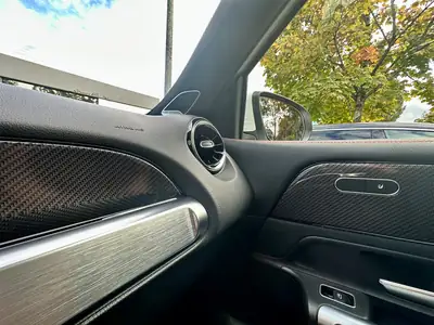 Mercedes-Benz GLB 35 AMG — SUV compact sportif, 306 ch et transmission intégrale — Miniatur 12