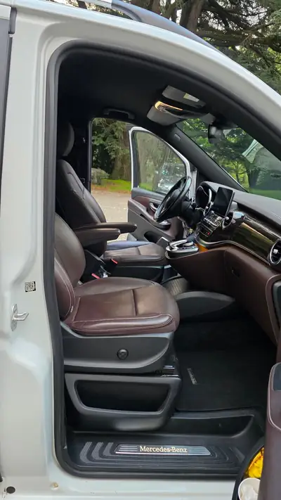 Mercedes-Benz V 250 d Swiss Edition — Monospace premium 4Matic, sièges climatisés et sécurité avancée — Miniature 13