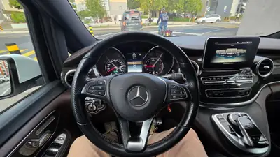 Mercedes-Benz V 250 d Swiss Edition — Monospace premium 4Matic, sièges climatisés et sécurité avancée — Miniature 17