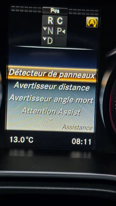 Mercedes-Benz V 250 d Swiss Edition — Monospace premium 4Matic, sièges climatisés et sécurité avancée — Miniature 22
