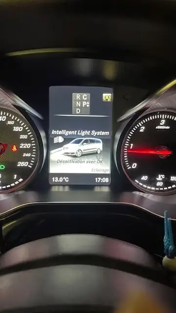 Mercedes-Benz V 250 d Swiss Edition — Monospace premium 4Matic, sièges climatisés et sécurité avancée — Miniature 23