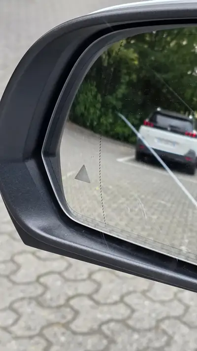 Mercedes-Benz V 250 d Swiss Edition — Monospace premium 4Matic, sièges climatisés et sécurité avancée — Miniature 28