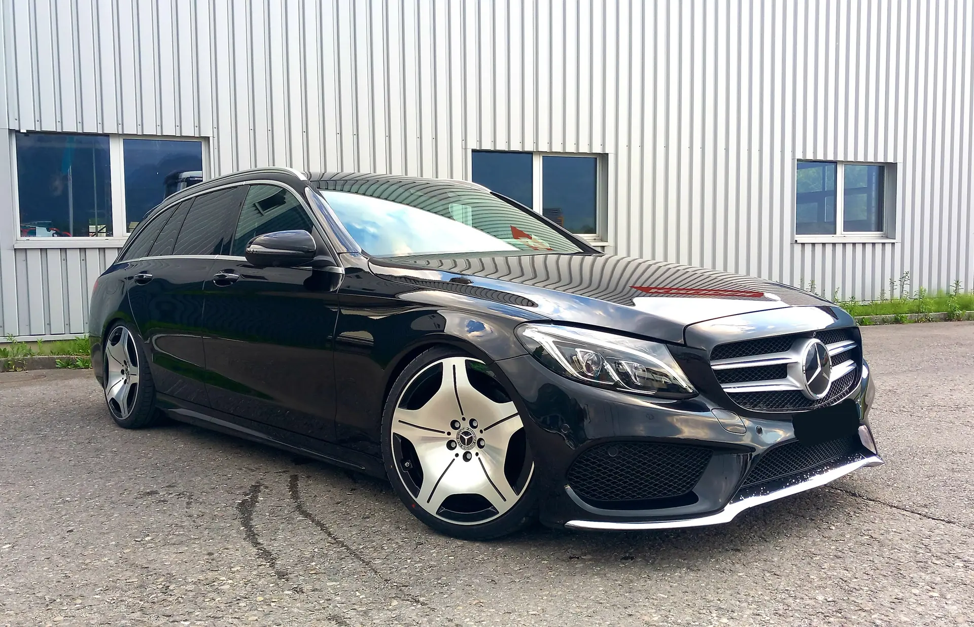 Mercedes-Benz C 400 AMG Line 4Matic — Break sportif 333 ch, 80'000 km seulement