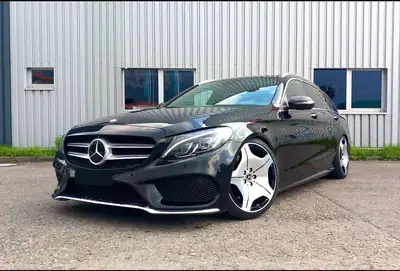 Mercedes-Benz C 400 AMG Line 4Matic — Break sportif 333 ch, 80'000 km seulement — Seitenansicht