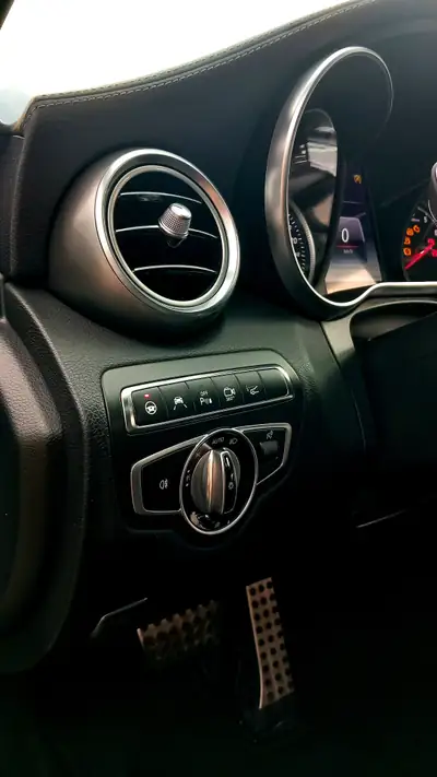 Mercedes-Benz C 400 AMG Line 4Matic — Break sportif 333 ch, 80'000 km seulement — Miniatur 16