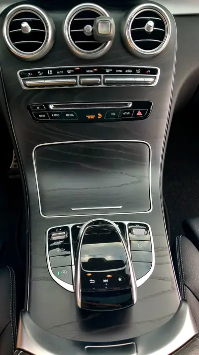 Mercedes-Benz C 400 AMG Line 4Matic — Break sportif 333 ch, 80'000 km seulement — Miniatur 17