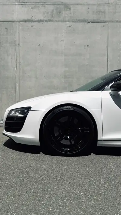 Audi R8 V10 Spyder 5.2 R-Tronic — Supercar décapotable, 525 ch, entretien récent — Thumbnail 8