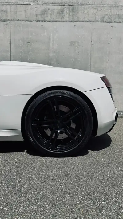 Audi R8 V10 Spyder 5.2 R-Tronic — Supercar décapotable, 525 ch, entretien récent — Thumbnail 7