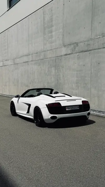 Audi R8 V10 Spyder 5.2 R-Tronic — Supercar décapotable, 525 ch, entretien récent — Thumbnail 10