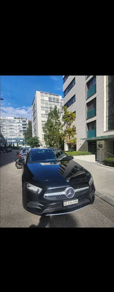 Mercedes-Benz A 250 AMG Line — Berline compacte sportive, 224 ch et 95'000 km — vista esterna