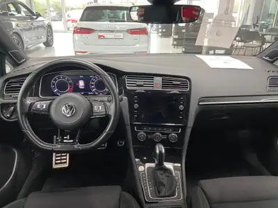 VW Golf VII R 2.0 TSI 4Motion — Berline sportive polyvalente, 67 000 km seulement — Innenraum