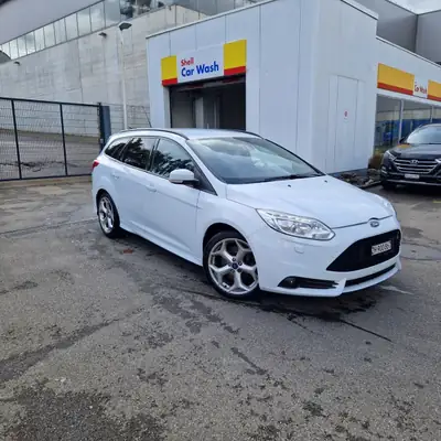 Ford Focus 2.0 SCTi ST-2 — Break sportif 250 ch, faible kilométrage — Innenraum
