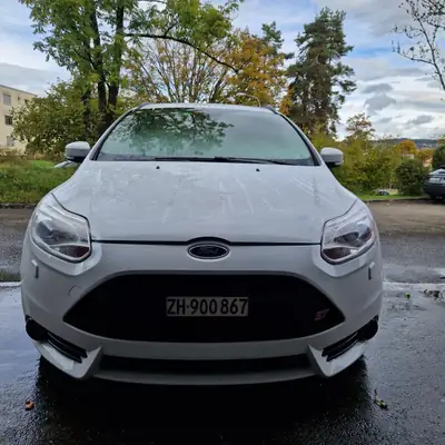 Ford Focus 2.0 SCTi ST-2 — Break sportif 250 ch, faible kilométrage — Armaturenbrett