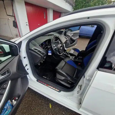 Ford Focus 2.0 SCTi ST-2 — Break sportif 250 ch, faible kilométrage — Miniatur 7